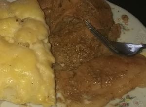 Una foto de Chuletas de cerdo 🐖 en cerveza y miel