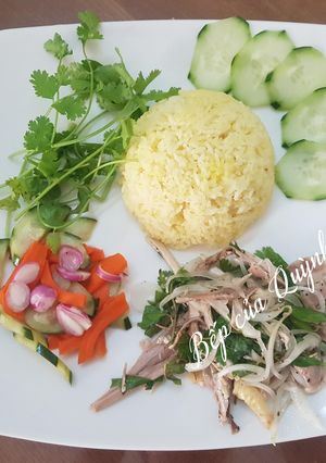 Hình của món Cơm gà xé.