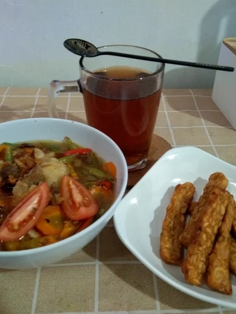 Cara Mudah Menyiapkan Resep Asem Asem Daging yang Uenak Anti Ribet, Menggugah Selera