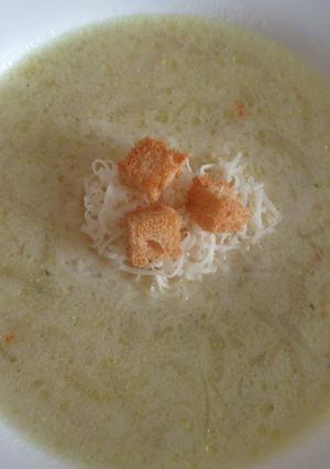 Hagymaleves recept fotója