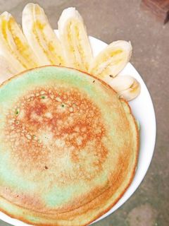 Hình của món Pancake đậu biếc siêu to khổng lồ 😆😆😆😆.