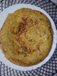 Una foto de Tortilla de patata con calabacín