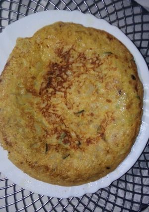 Una foto de Tortilla de patata con calabacín