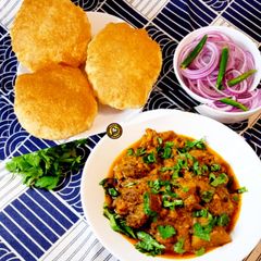 A picture of Halwayi Style Gobhi Aloo Sabzi.