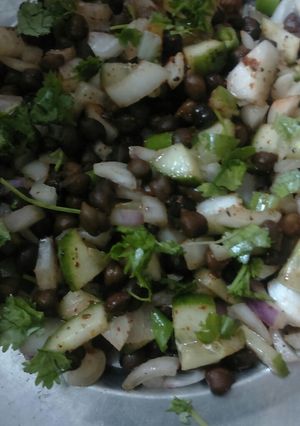 A picture of Healthy chana chat.