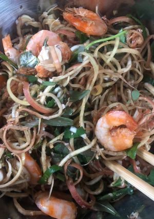 Hình của món Gỏi hoa chuối tôm bạc.