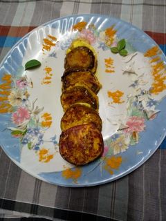 स्टफ्ड बेगून भाजा (Stuffed begun bhaja recipe in Hindi) रेसिपी मुख्य फोटो