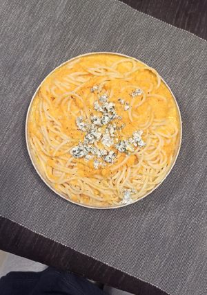 Una foto de Pasta con salsa de calabaza y queso azul