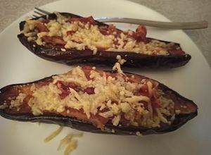 Una foto de Berenjena gratinada con queso y bacon en airfryer