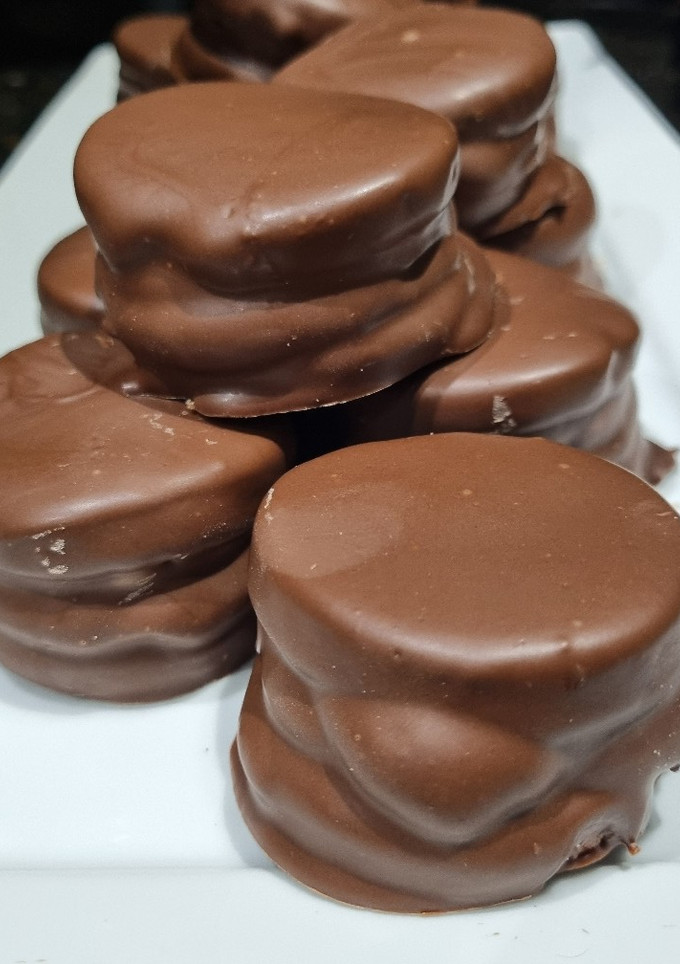 Una foto de SÚPER ALFAJORES DE CHOCOLATE ❤️