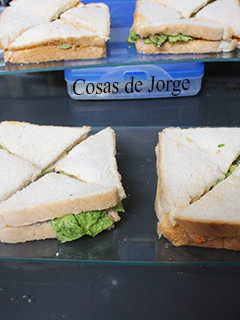 Una foto de Triángulos de queso y atún