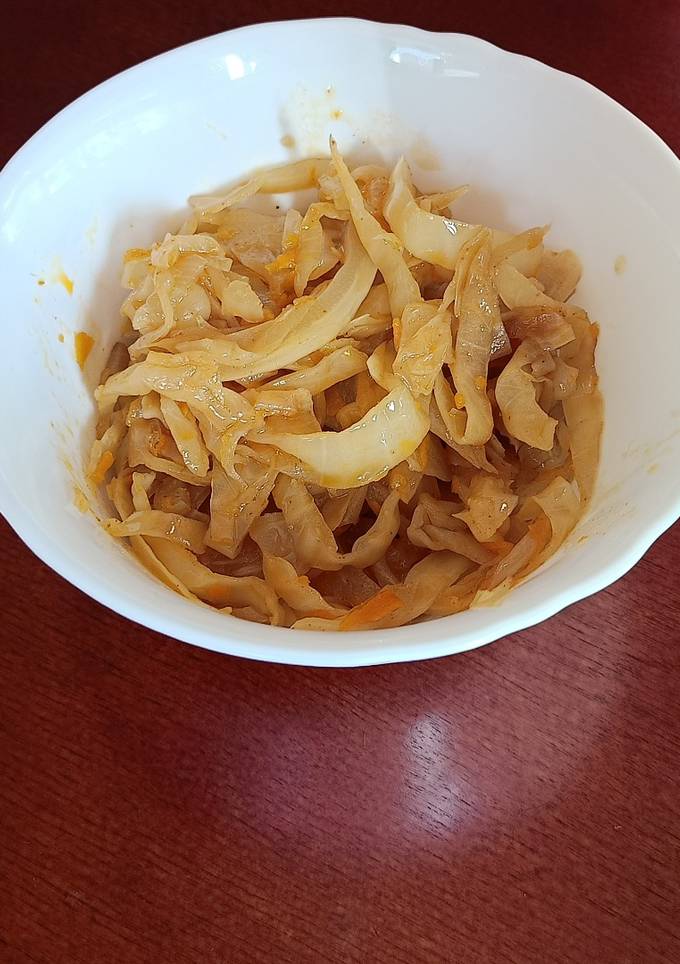 Тушкована капуста