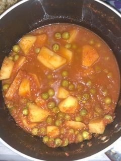 صورة لوصفة مرقه بازيلاء وبطاطا