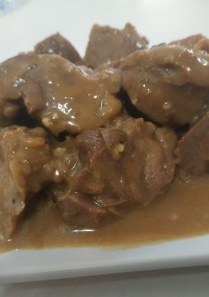 Una foto de Carrilleras de cerdo estofadas con salsa de ostras y soja
