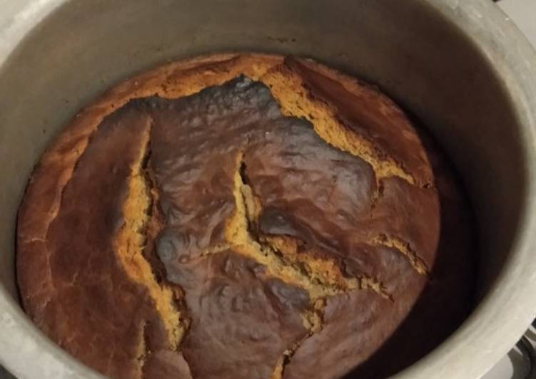 Simple Way to Prepare Homemade Cinnamon Banana Cake