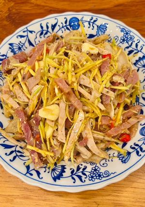 Hình của món Tré trộn xoài xanh.