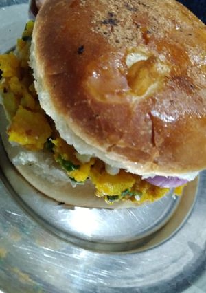A picture of Cabbage burgar.