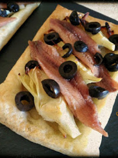 Una foto de Coca de anchoas