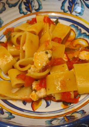 Foto di Calamarata con pesce spada