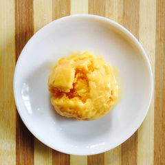 A picture of Egg less Mango Ice Cream.