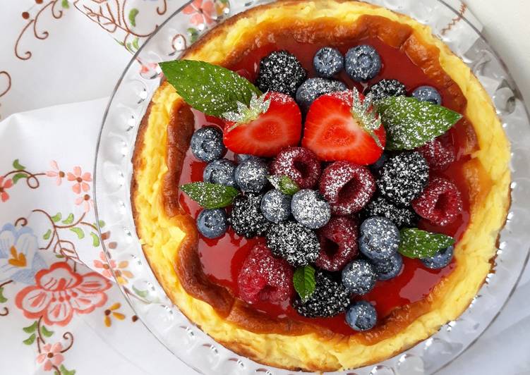 New York cheesecake con frutti di bosco e coulis di fragole