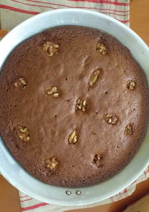 Una foto de Bizcocho de yogur con chocolate y nueces
