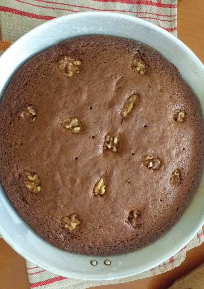 Una foto de Bizcocho de yogur con chocolate y nueces
