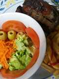 Carne asada con manzanas (no dulce) con salsa barbacoa