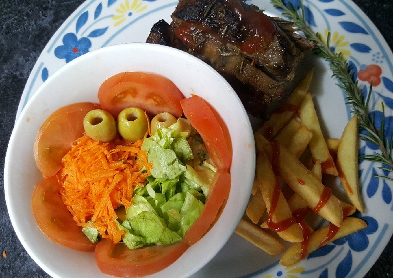 Carne asada con manzanas (no dulce) con salsa barbacoa