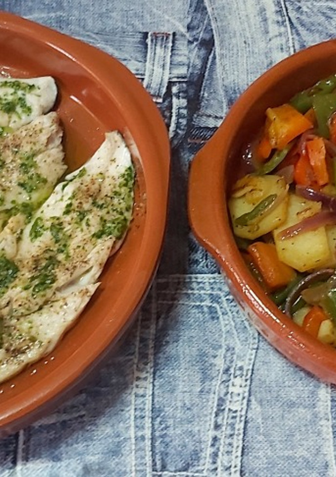 Una foto de Lubina a las verduras