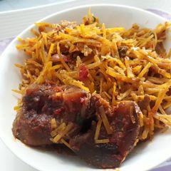 A picture of Abacha with pomo.