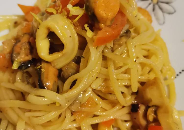 Easiest Way to Make Homemade Linguine allo scoglio con scaglie limone edibile