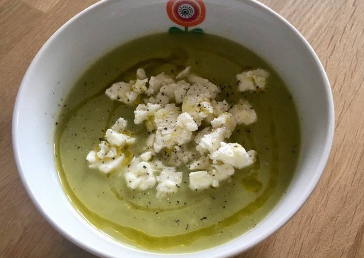 Vellutata di asparagi e feta (riciclo gambi degli asparagi)