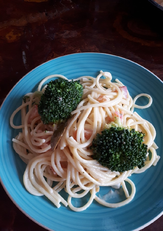 Una foto de Espagueti con brócoli (para 3 o 4 personas)