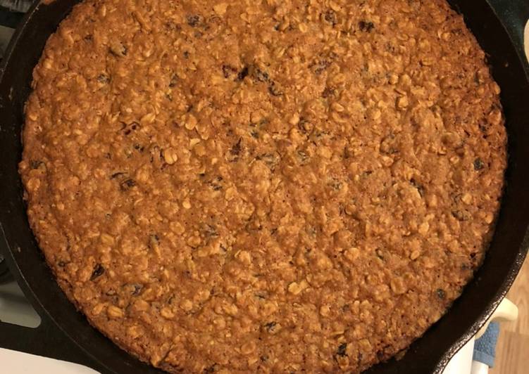 Step-by-Step Guide to Oatmeal Raisin Skillet Cookie