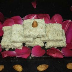 A picture of Peanut burfi.