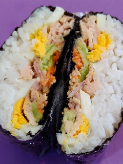 Una foto de Onigirazu (Sándwich de arroz)