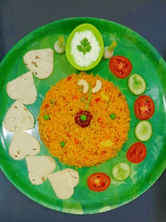 રજવાડી ખીચડી (Rajwadi Khichdi Recipe In Gujarati) રેસીપી મુખ્ય ફોટો