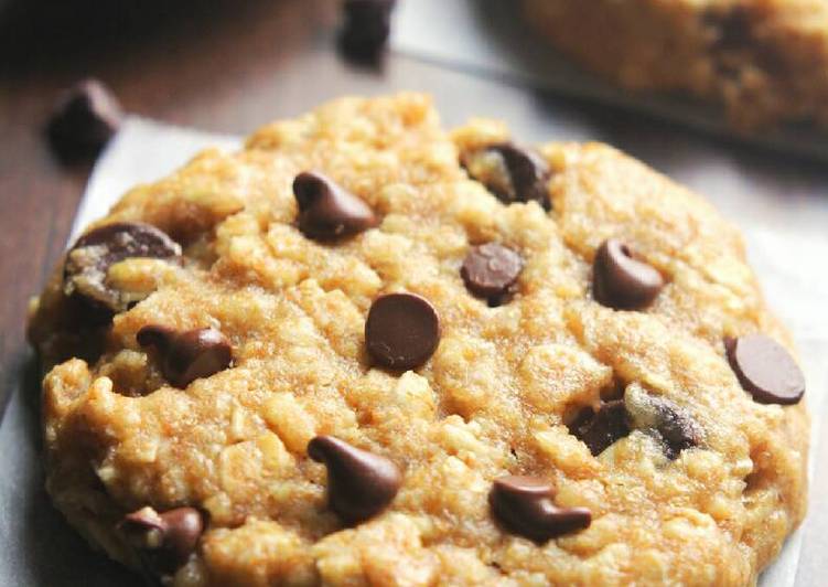 Step-by-Step Guide to Make Favorite peanut butter cocolate chip oatmeal cookies.