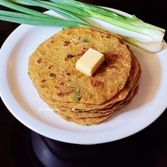 A picture of Potato, Onion Leaves Paratha.