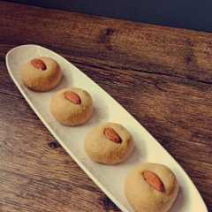 बेसन लड्डू (besan laddu recipe in hindi) রেসিপির প্রধান ছবি