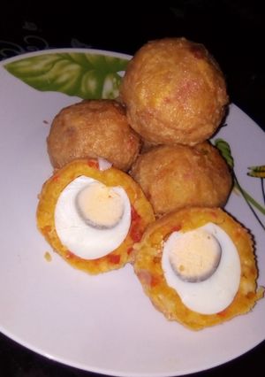 A picture of Yam egg roll.