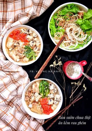 Hình của món Bún sườn chua.