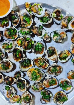 Hình của món Sò lông nướng mỡ hành.