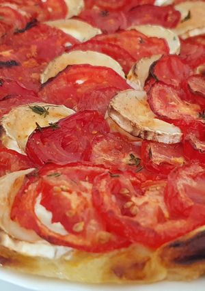 Une photo de Tarte à la tomate et chèvre