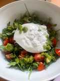 Ensalada de burrata y pesto