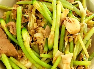 Hình của món Hoa gừng xào măng, thịt bò.