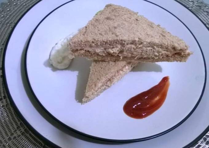 Simple Way to Make Super Quick Homemade Chicken Spread Sandwich