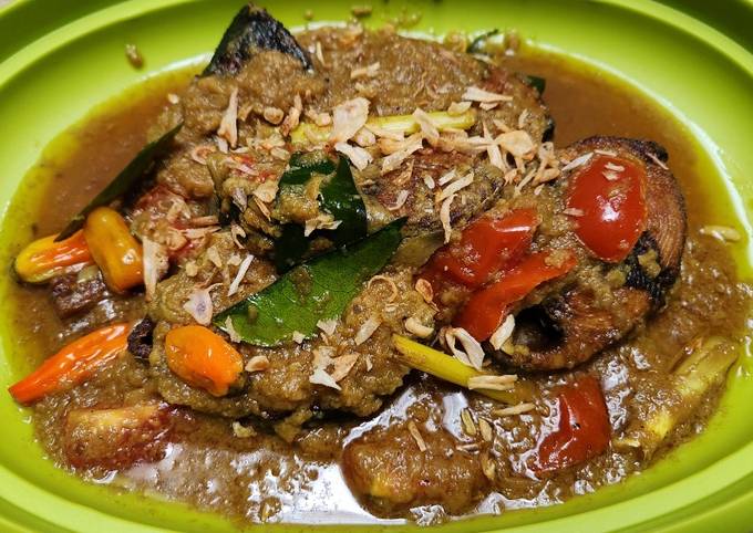 Resep Ikan Tongkol Bumbu Kuning Oleh Ratu Cookpad