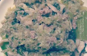 Nui xào nấm bào ngư với cải bẹ xanh và thịt xay